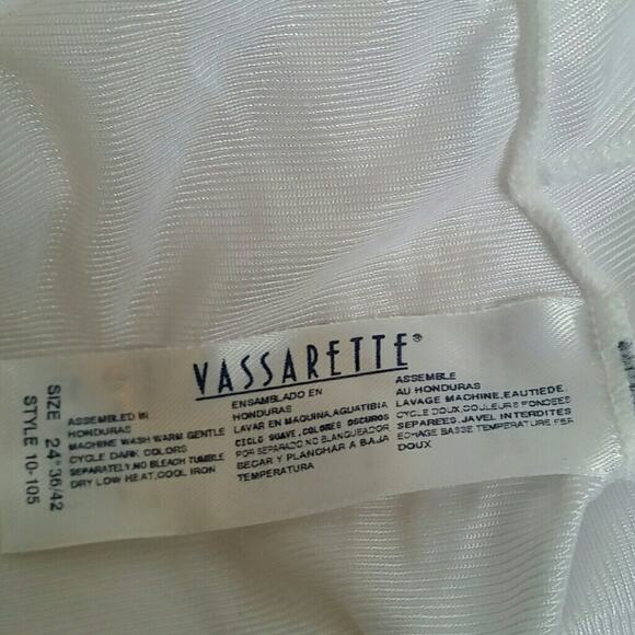 Vassarette White Nylon Slip. 36-42 - Picture 4 of 5